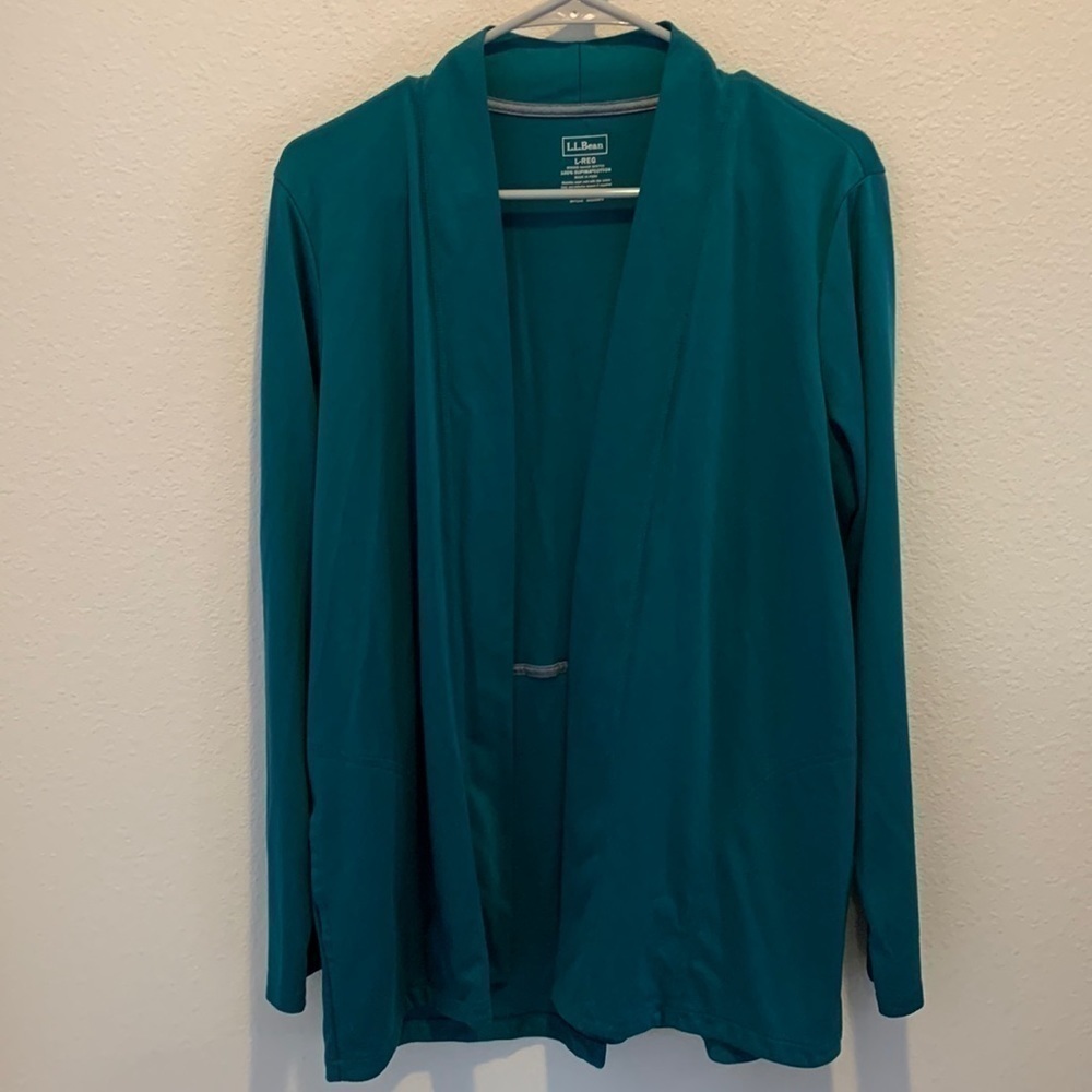 L. L. Bean Womens Light Emerald Green Sweater. Open front. Side pockets. Size L.